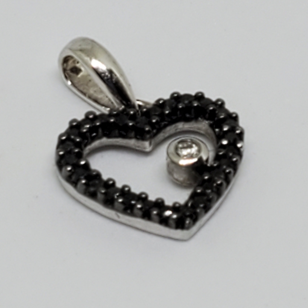 14k white gold  black diamonds heart Pendant